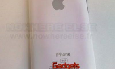 La historia del iPhone blanco que se hizo marr&oacute;n